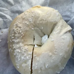 Salt bagel, veggie cream cheese