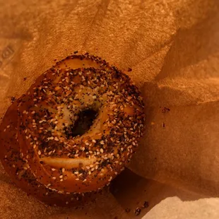 ET pretzel bagels to go