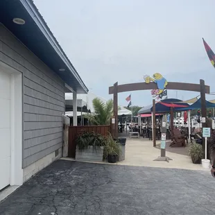 the outside of the restaurant