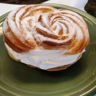 The cream is whipped cream and pastry cream.