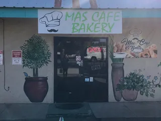 Más Cafe & Bakery