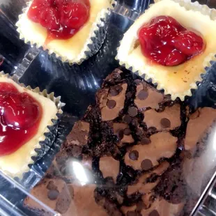 Cherry Cheesecake Bites &amp; Brownie