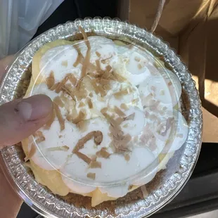 Coconut cream pie