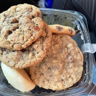 Mixed cookies