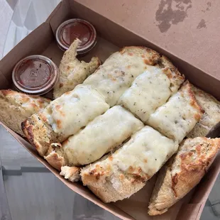 Cheese garlic bread