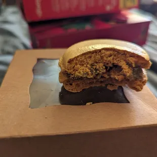 Hojicha salted caramel macaron filling