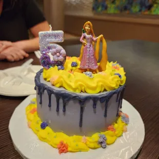 Rapunzel cake