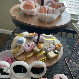 Macarons and Cakesicles