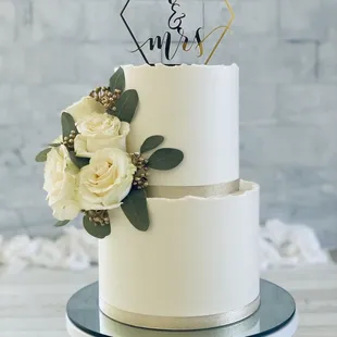 2&apos;tier wedding cake