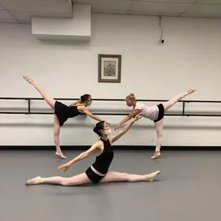 Three students after class. I am one of them.:)