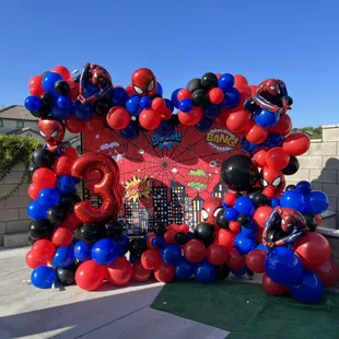 Full border arch with column and character themes