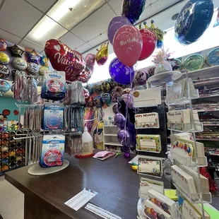 Fixing up my balloon bouquet