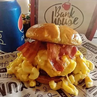 Mac &amp; 10 Cheese Burger Special