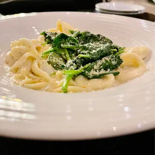 Tortellini with cream sauce and spinach