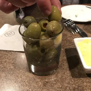 drink, oysters and mussels