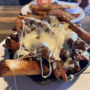 Fries w wine gravy and cheese