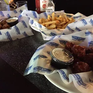 Boneless Wings with Fries