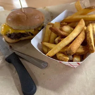 Kids Burger with Fries