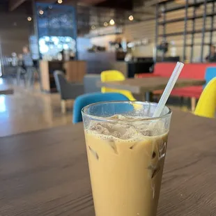 Iced vanilla latte