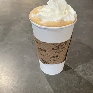 Vanilla latte with whipp cream