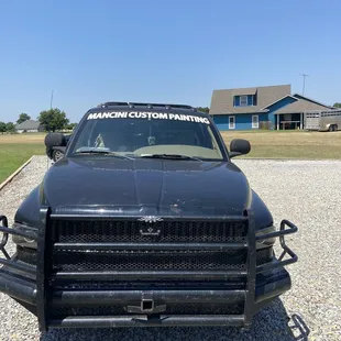 the front end of a pickup truck
