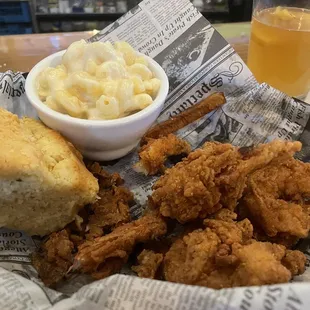 Fried shrimp with corn bread and Mac n cheese