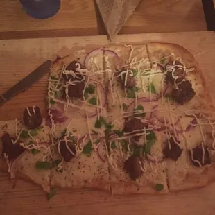 Philly cheesesteak pizza