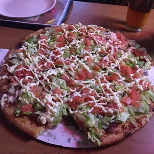 BLT pizza