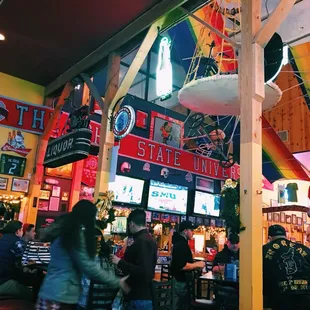 Plenty of seating and TVs to watch your sportsball!