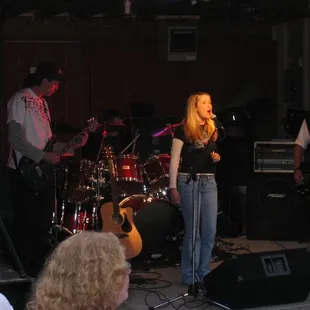 Gale Force Wind rocks the patio early on a Friday night.