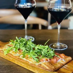 Smoked Salmon Flat Bread + Red wines.  Pretty presentations. IG@loveplaypeace