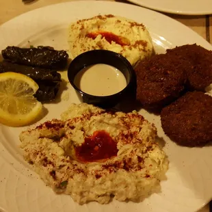 Appetizer sampler - all the traditional goodies!