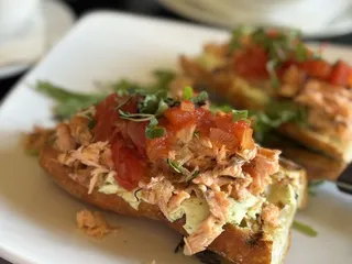 Merchants Pub & Plate