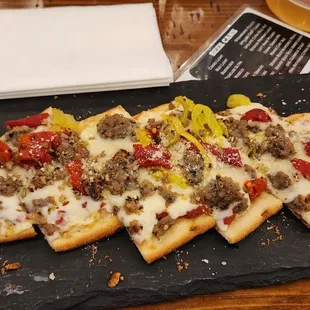 Sausage and pepper flatbread pizza
