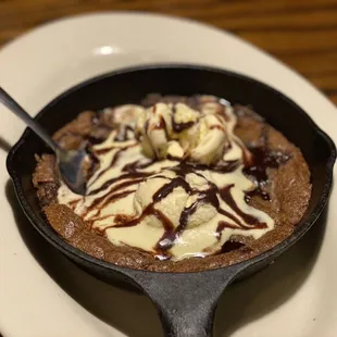 Skillet chocolate chip cookie