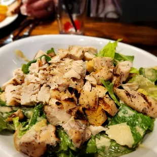 Caesar salad with chicken