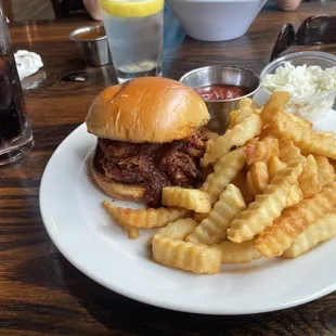 bbq pulled pork sandwich