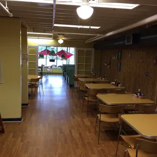Main dining area. Natural old-school vibe.
