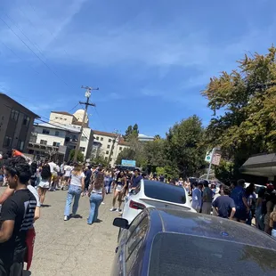 a large crowd of people