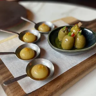 Molecular and traditional olives, stellar and stellar.