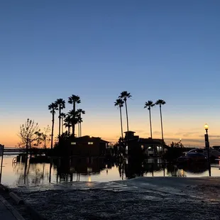 1/6/23 CORRECTION, it's OPEN all the while a crew is working on the flooded parking lot