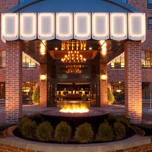 the entrance to the hotel