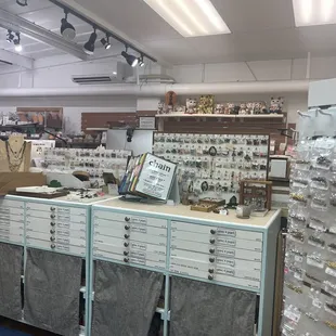 Massive selection of individual gems &amp; pearls, organized by color