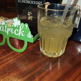 The wife and I came here for St. Patrick's Day and this British pub did not disappoint.