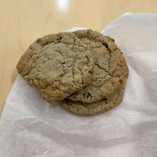 Oatmeal Raisin Cookie (April 2023)