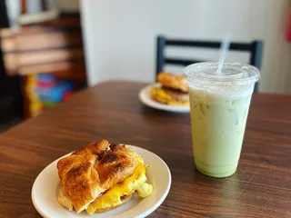 White Tree Cafe & Coffeehouse