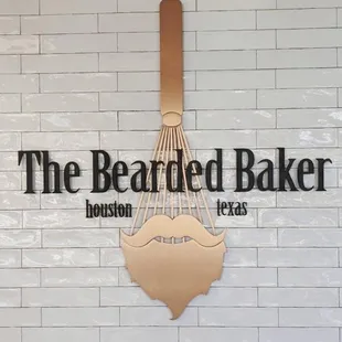 the sign for the restaurant