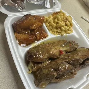 Turkey  Wing Dinner-- yams and mac n cheese! Was delish and nice size turkey wings in some good gravy!!