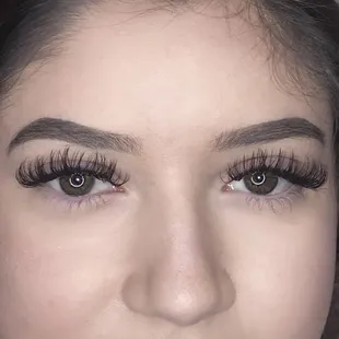 D curl Classic lash extensions by Maria