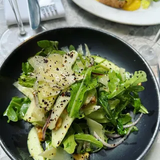 ARUGULA AND GREEN APPLE SALAD